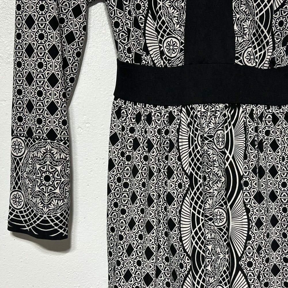 eci New York Black/ White Womens Dress V Neck Size Small NWT - Picture 5 of 16